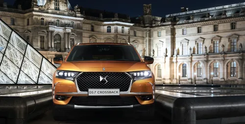 De nieuwe DS 7 Crossback maakt zijn wereldwijde opwachting natuurlijk in Parijs