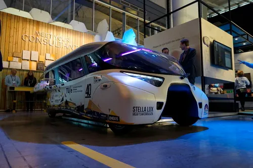 Mobile_World_Congress_2016_Stella_Lux