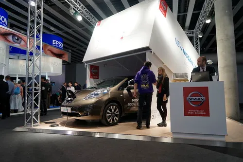 Mobile_World_Congress_2016_NIssan_Leaf