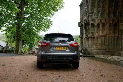 Nissan_Qashqai_2014_5