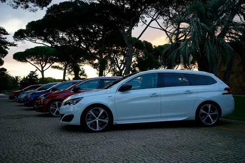 Peugeot_308_GT_SW
