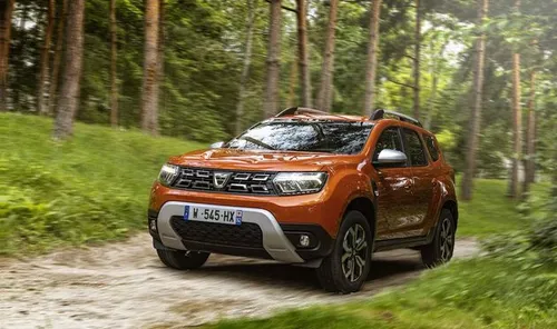 Of de nieuwe Dacia Duster beter presteert dan de Tesla Model S, zal nog moeten blijken.