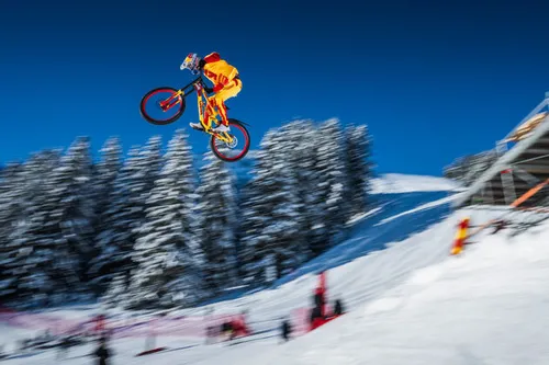 Mountainbiker en YouTube-ster Fabio Wibmer in actie