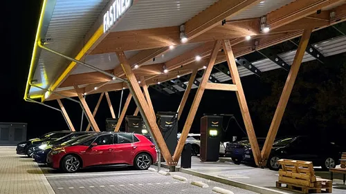 Goed begin van de route naar Ischgl, op hoge snelheid laden bij FastNed in Hilden