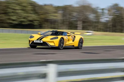 En rijden met de Ford GT