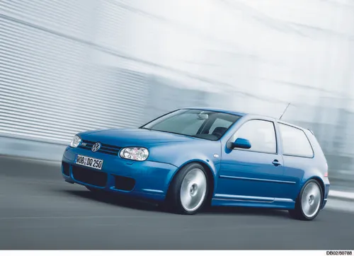 De 4e generatie nu met handgeschakelde 6-bak, directe injectie en ESP