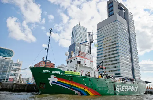 <em>Harbour Clean Up in Rotterdam<\/em><em><\/em>