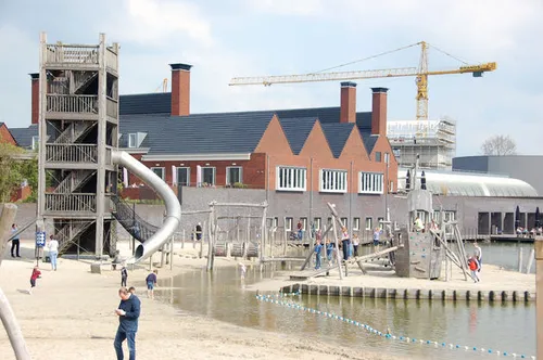 Er wordt flink getimmerd aan Hof van Saksen. Foto: Laurens (Parkvakanties)