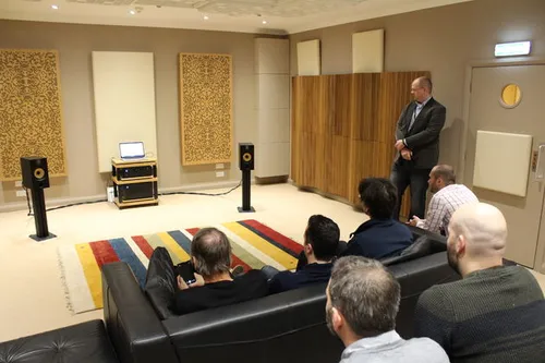 Een van de audioruimtes.