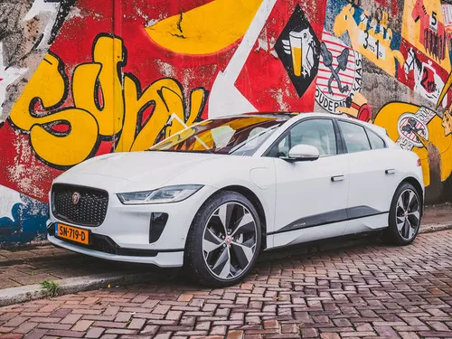 jaguar i pace 52