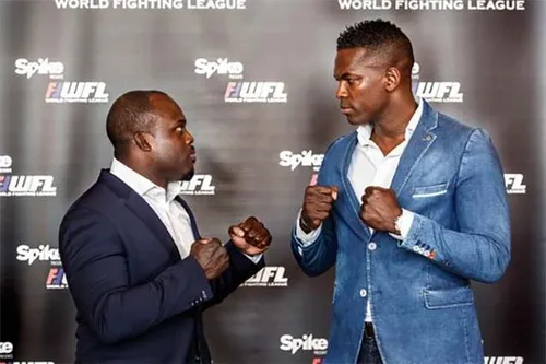 <i>Fotograaf: Samuel van Leeuwen (L: Melvin Manhoef, R: Remy Bonjasky)</i>