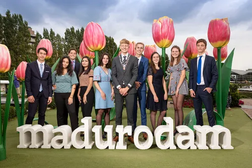 <i>Het college B&amp;W van Madurodam.</i>