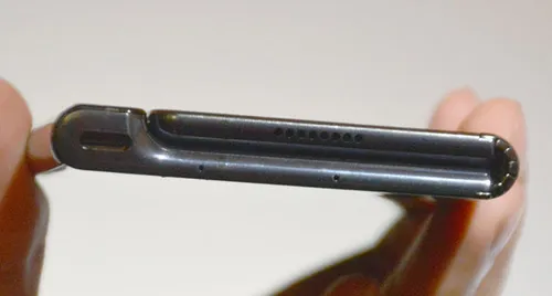 Mate X dichtgevouwen slechts 11 mm dik