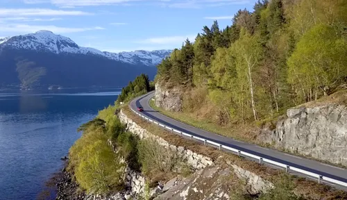 Rijden langs de fjorden