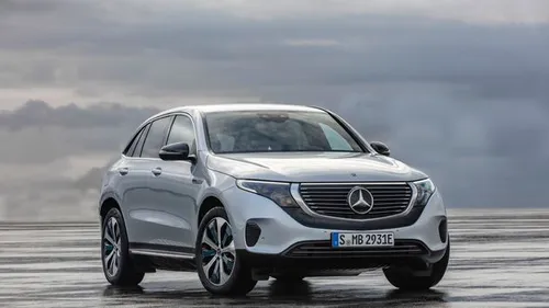 Mercedes_EQC-3