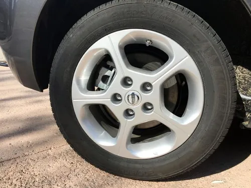 De Leaf uitgerust met de Michelin Energysaver band.