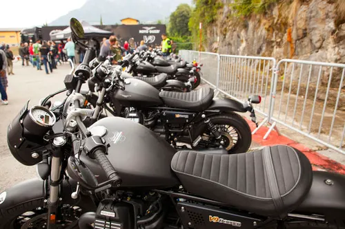 Moto_Guzzi_V9_bobber