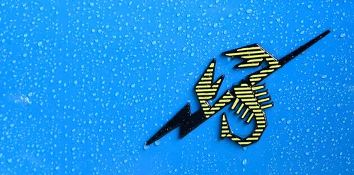 De Abarth is elektrisch dat betekent ook een nieuw logo..