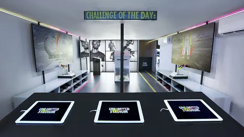 NIKE Unlimited Stadium 05