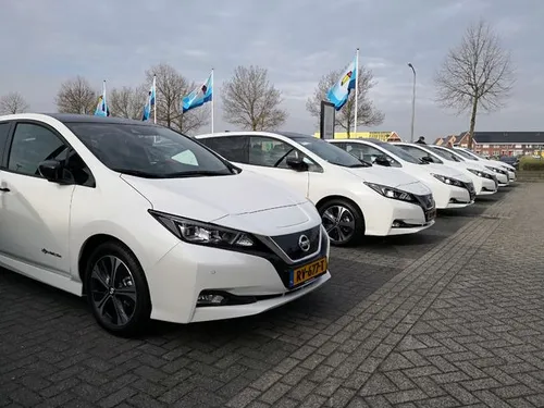 <i>Een aantal nieuwe Leaf`s klaar voor een eerste testrit.</i>