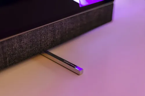 OLED-903-Lifestyle-6