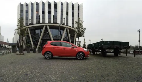 Opel_Corsa_5deurs_rood