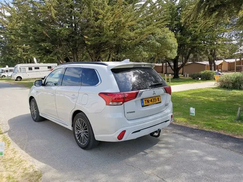 <i>De PHEV Outlander op de camping</i>