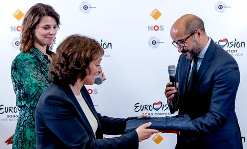 overhandiging arnhem