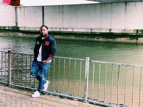 <em>Winne in `zijn` stad Rotterdam<\/em>