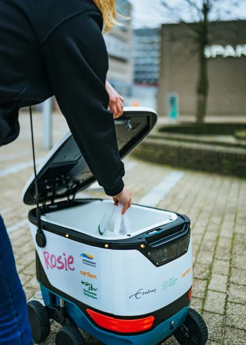 Robot Rosie gaat boodschappen bezorgen op de Erasmus universiteitscampus