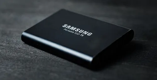 De vraag naar geheugenchips, zoals SSD, is gekelderd, en daarmee ook de winst van Samsung.