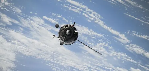 Satellieten kunnen het de komende dagen zwaar krijgen door een heftige zonnestorm.