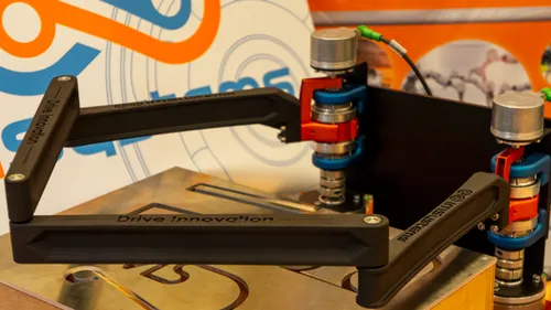 <i>Eerste demo robot die gebruik maakt van de Archimedes Drive</i>