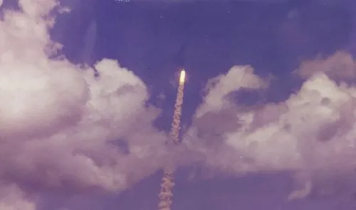 Het geluid en de trillingen waren oorverdovend en overweldigend.