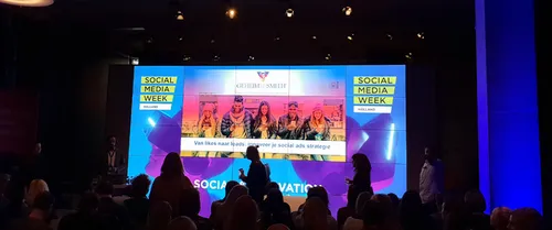 Van likes naar leads: Sybren Smith in een sessie over social advertising.