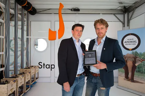 Pascal de Smit, directeur World Animal Protection en acteur Mark van Eeuwen.&nbsp;