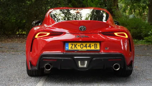 Achterkant van de Supra