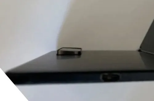 De relatief dikke camerabobbel