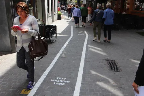 De speciale voetpaden zijn al op verschillende plekken in de binnenstad te vinden.