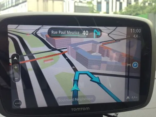 tomtom2.jpg