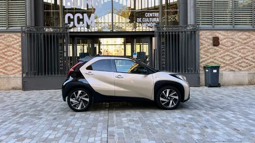 Toyota_Aygo_X_Cross_02