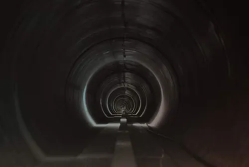 De tunnel in Hawthorne waar het moet gaan gebeuren