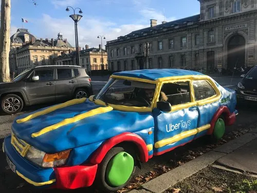 Wie wil er niet in deze `coole` Uber rondrijden?