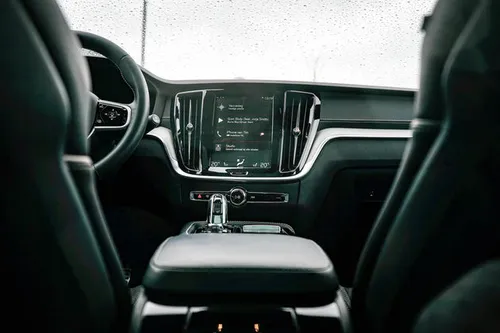 v60 interieur console dashboard