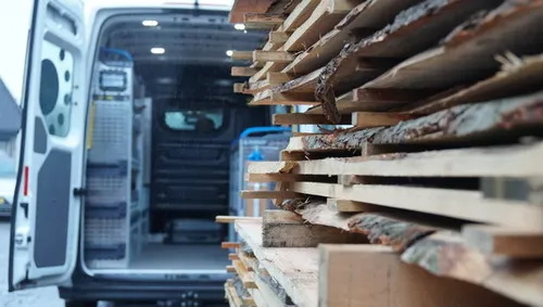 De VW Crafter waar hij thuis hoort, bij `Crafters`.