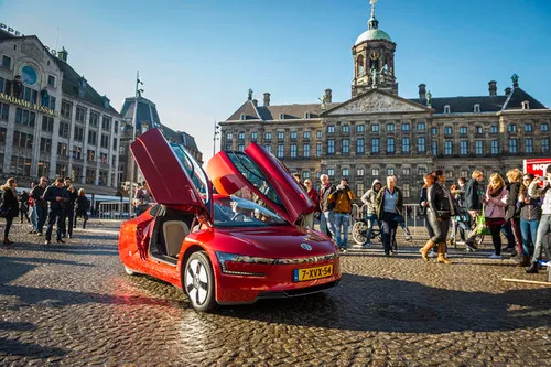 De XL1 trekt veel bekijks!