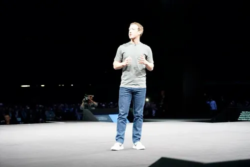 Mark Zuckerberg tijdens de Samsung persconferentie