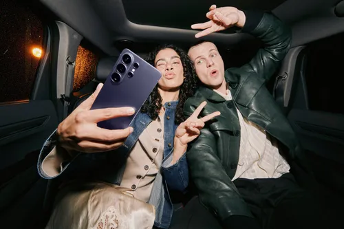 SAMSUNG_S26 Ultra_car selfie