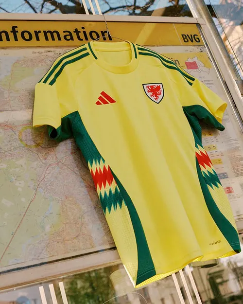1211325 h24061 eurocopa ss24 wales away iq2430 product only 4x5