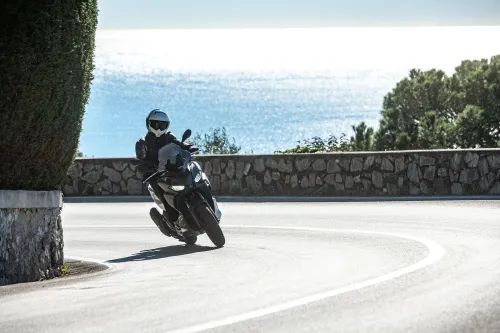 aprilia sr gt fhm04